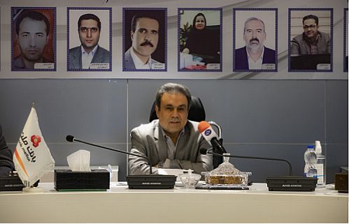 اهدای نشان زرین افتخار به کارکنان درگذشته راه خدمت